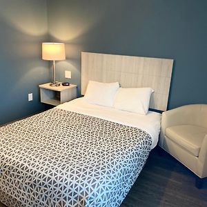 QUEEN SUITE ACCESSIBLE